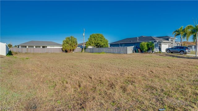 1902 NE 17th TER, Cape Coral, FL 33909