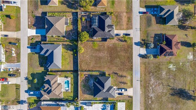 1902 NE 17th TER, Cape Coral, FL 33909