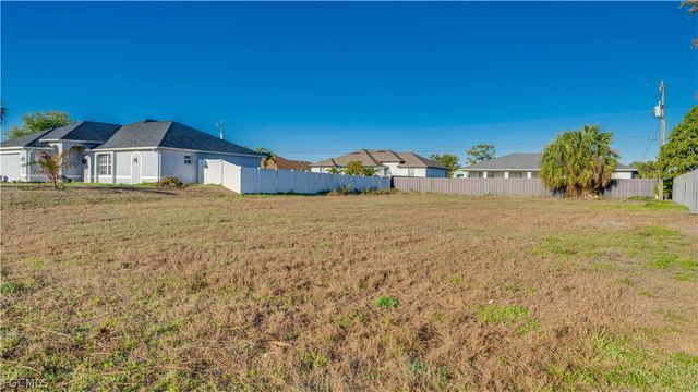 1902 NE 17th TER, Cape Coral, FL 33909