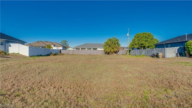 1902 NE 17th TER, Cape Coral, FL 33909