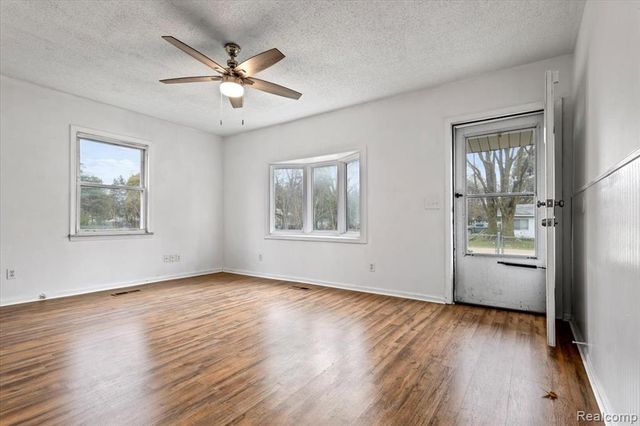 4203 Minerva Drive, Flint, MI 48504