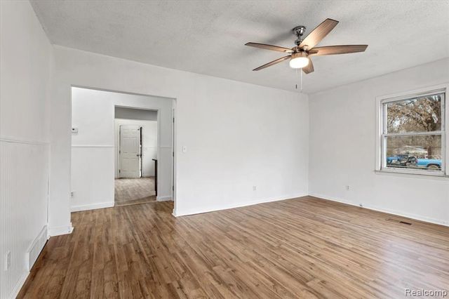 4203 Minerva Drive, Flint, MI 48504