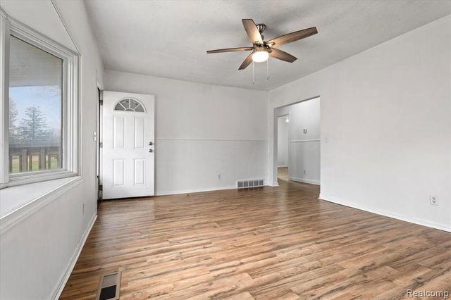 4203 Minerva Drive, Flint, MI 48504