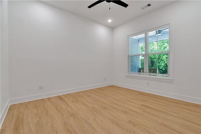 325 W Rock Street, Fayetteville, AR 72701
