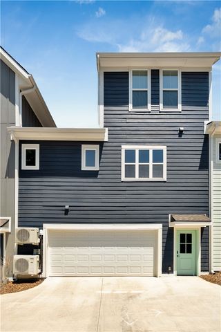 325 W Rock Street, Fayetteville, AR 72701