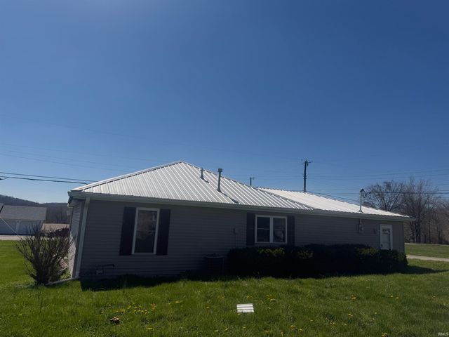 453 E Oolitic Road, Bedford, IN 47421