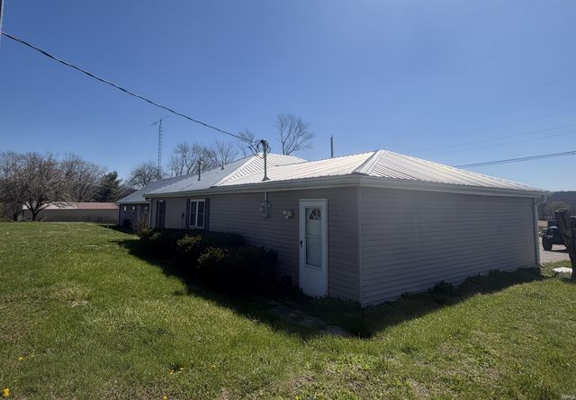 453 E Oolitic Road, Bedford, IN 47421