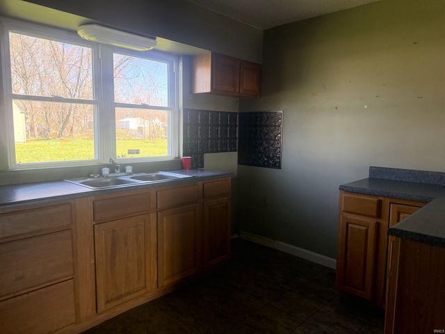 453 E Oolitic Road, Bedford, IN 47421