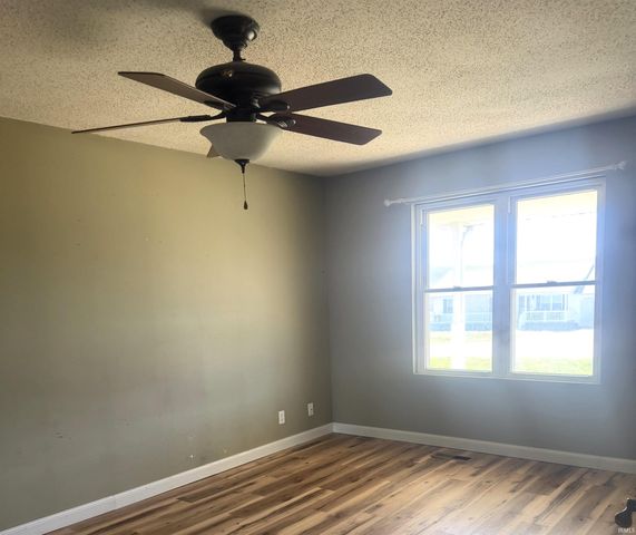 453 E Oolitic Road, Bedford, IN 47421