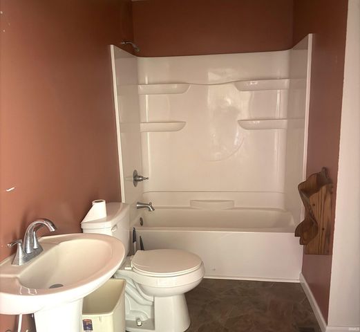 453 E Oolitic Road, Bedford, IN 47421