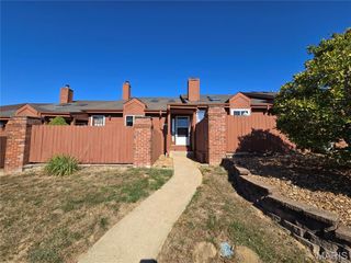 2027 Ami Court 20E, St Charles, MO 63303