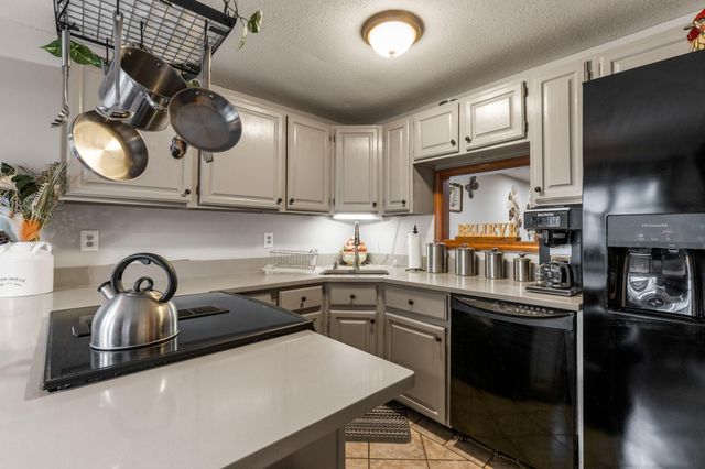 174 Lowell Road UNIT 76, Mashpee, MA 02649