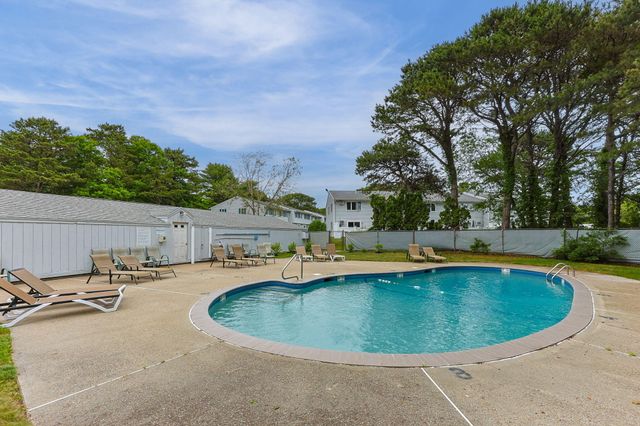 174 Lowell Road UNIT 76, Mashpee, MA 02649