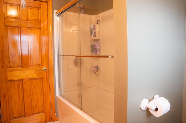 10 Lilac Street, Hudson, NH 03051