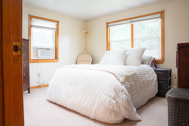 10 Lilac Street, Hudson, NH 03051