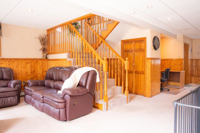 10 Lilac Street, Hudson, NH 03051