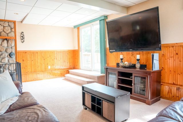 10 Lilac Street, Hudson, NH 03051