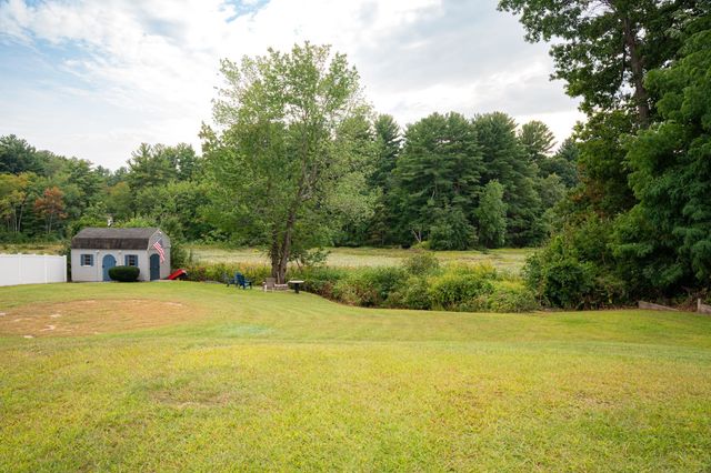 10 Lilac Street, Hudson, NH 03051
