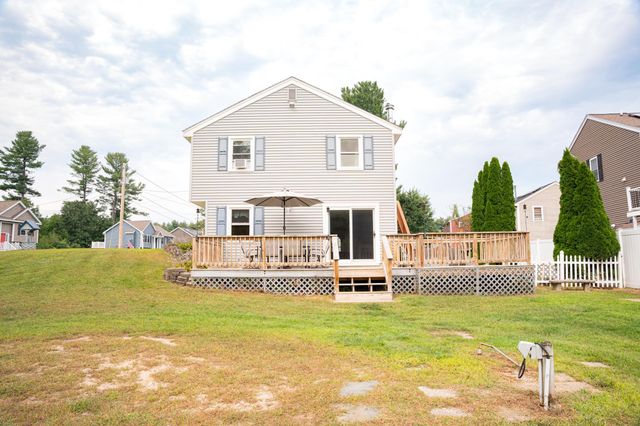 10 Lilac Street, Hudson, NH 03051
