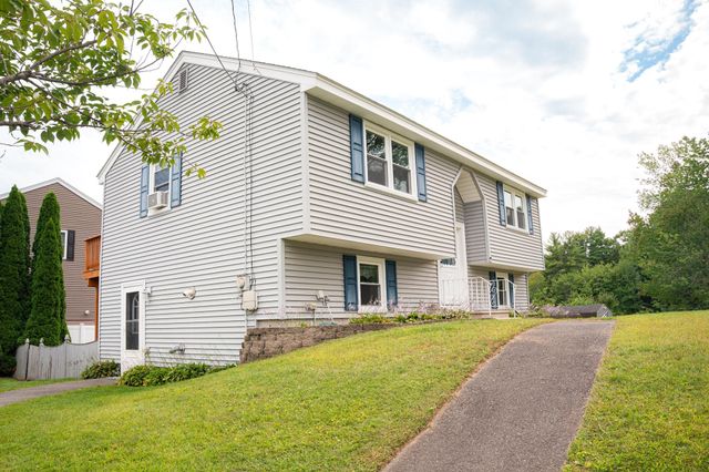 10 Lilac Street, Hudson, NH 03051