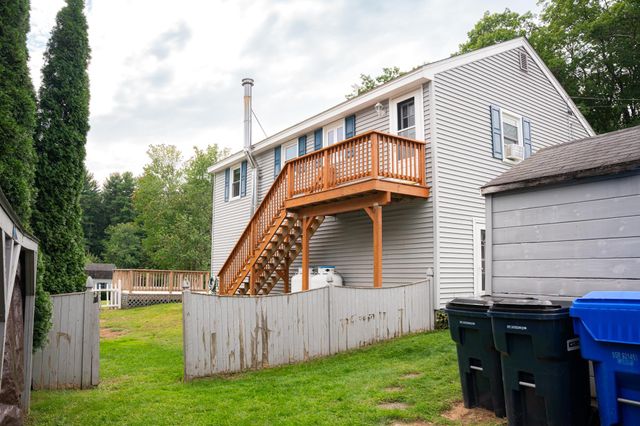 10 Lilac Street, Hudson, NH 03051