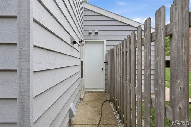 2 Hull Avenue, St Louis, MO 63119