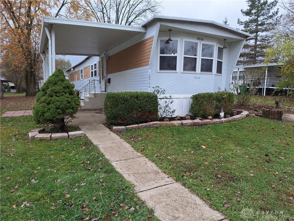 10566 Del Barton Avenue, Miamisburg, OH 45342