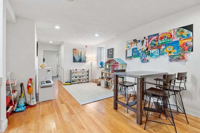 204 Virginia Rd, Concord, MA 01742