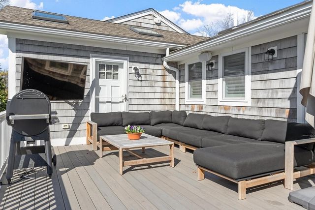 204 Virginia Rd, Concord, MA 01742