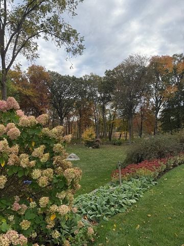 204 Virginia Rd, Concord, MA 01742