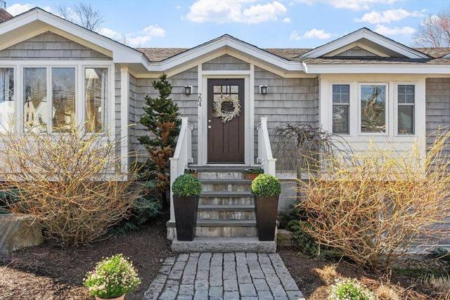 204 Virginia Rd, Concord, MA 01742