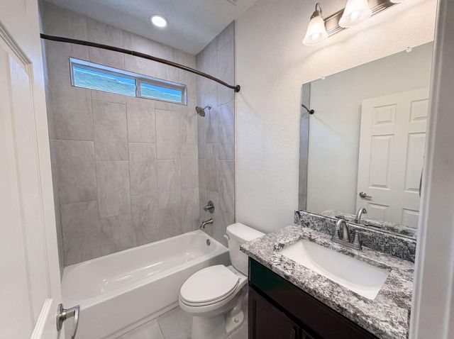 2032 Lobo Trot Court SE, Albuquerque, NM 87123