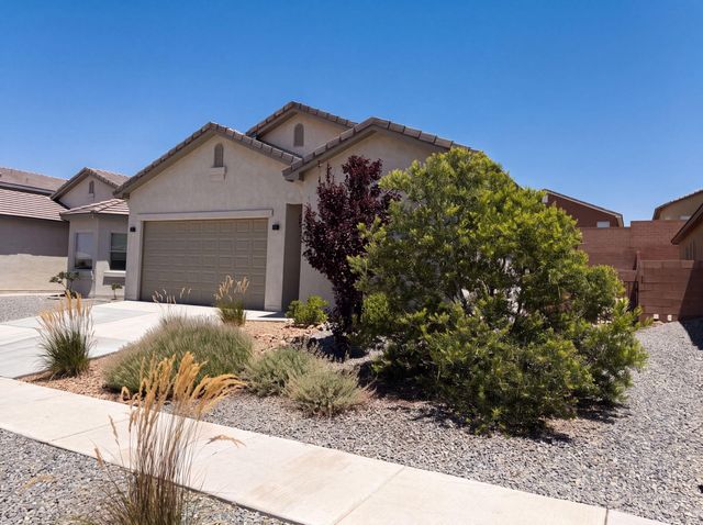 2032 Lobo Trot Court SE, Albuquerque, NM 87123