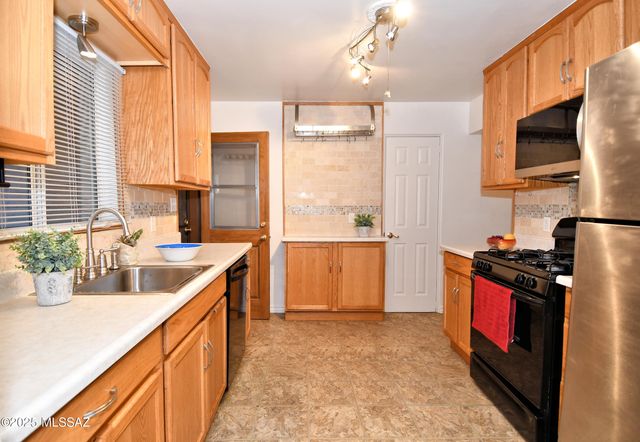 720 S Columbus Boulevard, Tucson, AZ 85711