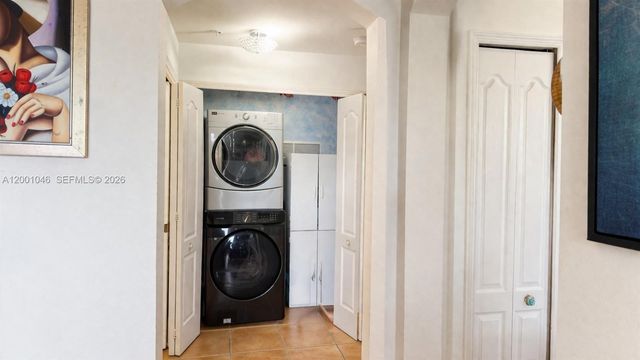 8906 W Flagler St 203, Miami, FL 33174