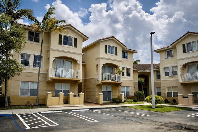 8906 W Flagler St 203, Miami, FL 33174