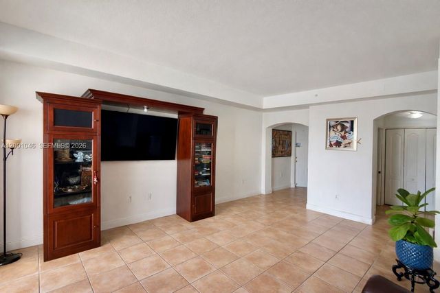 8906 W Flagler St 203, Miami, FL 33174