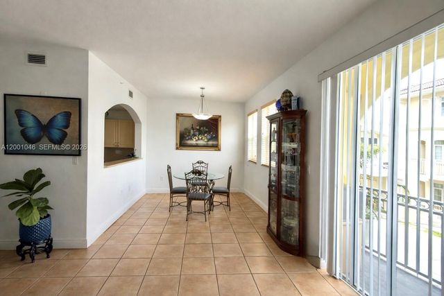 8906 W Flagler St 203, Miami, FL 33174