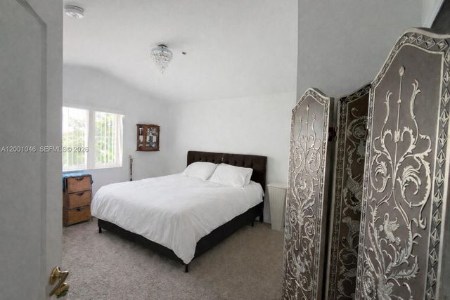 8906 W Flagler St 203, Miami, FL 33174