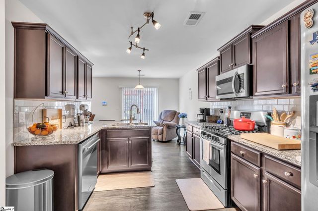 599 Craftsman Lane, Boiling Springs, SC 29316