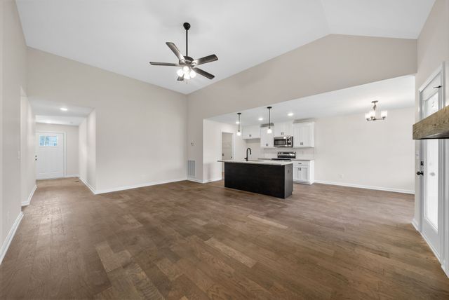 313 Tisha Ct, Clarksville, TN 37042