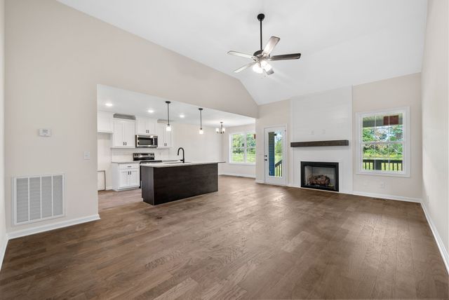 313 Tisha Ct, Clarksville, TN 37042