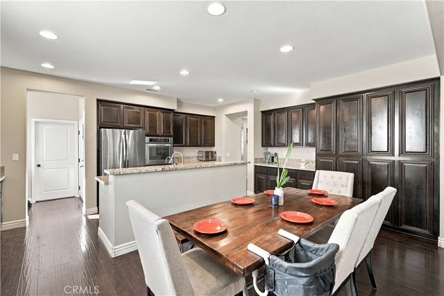 8294 Fall Creek Dr, Eastvale, CA 92880