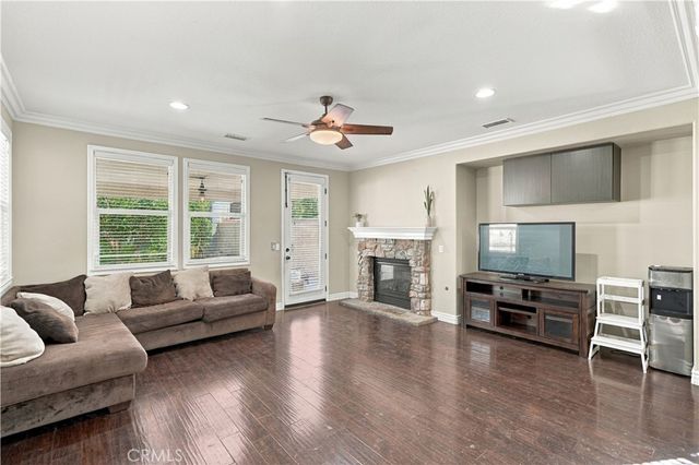 8294 Fall Creek Dr, Eastvale, CA 92880