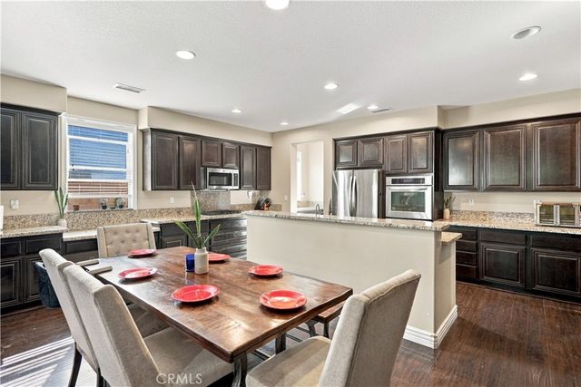 8294 Fall Creek Dr, Eastvale, CA 92880