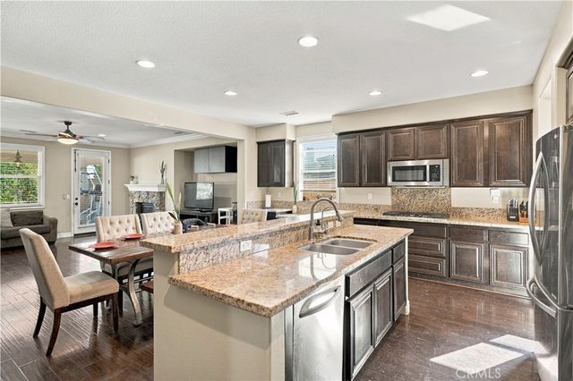 8294 Fall Creek Dr, Eastvale, CA 92880