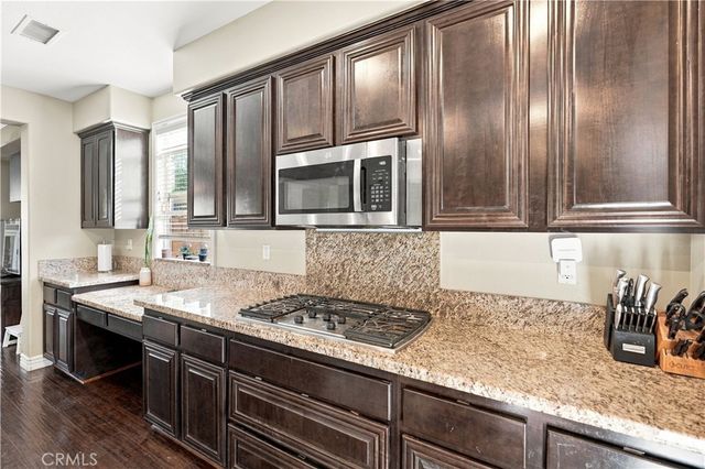 8294 Fall Creek Dr, Eastvale, CA 92880