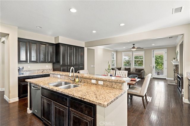 8294 Fall Creek Dr, Eastvale, CA 92880