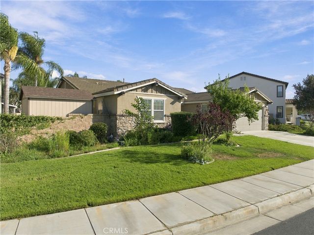 8294 Fall Creek Dr, Eastvale, CA 92880