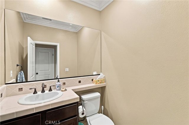 8294 Fall Creek Dr, Eastvale, CA 92880